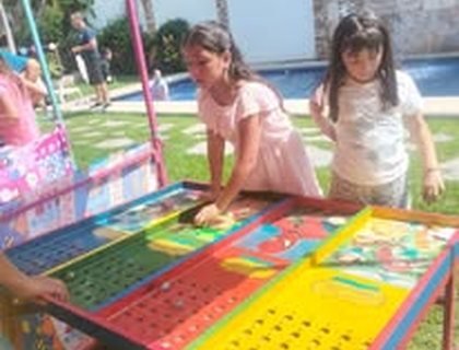 Mini feria en jardín